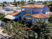 Linda casa em final de rua, dois pavimentos com casa...