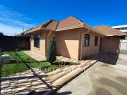 Linda casa en barrio residencial Linda casa en barrio residencial