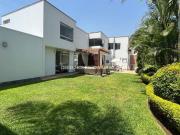 Linda casa en condominio de 3 casas en el Sol De La Molina
