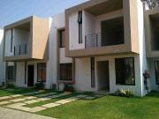 Linda casa en fraccionamiento con vigilancia JIUTEPEC