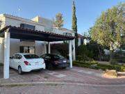 Linda casa en Jardines del Lago en VENTA