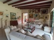 Linda Casa En Venta En La Planicie Con Amplios Jardines...