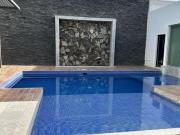 Linda casa en venta en Privada con alberca propia en...