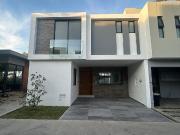 Linda casa en VENTA en Solares