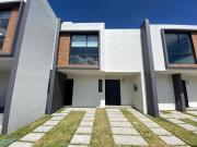 CASA EN VENTA NUEVA AEROPUERTO TOLUCA a 35 min CDMX SANTA FE