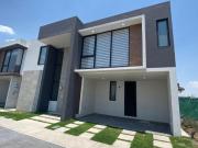 LINDA CASA EN VENTA NUEVA RESIDENCIAL AEROPUERTO a 35...