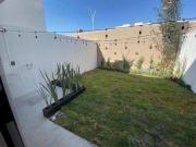 Linda Casa Entre El Refugio y Zibata, 3 Recamaras, 2.5...