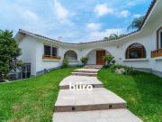 LINDA CASA ESQUINA EN VENTA CON LA MEJOR CAVA EN LA...