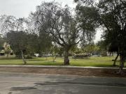 LINDA CASA FRENTE A PARQUE EN CALLE CERRADA