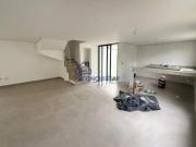 Linda casa geminada no Bairro Planalto!