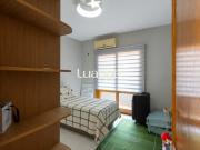 Linda Casa Mobiliada e reformada com 3 Quartos e Piscina...