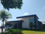 Linda Casa Moderna à Venda no Condomínio Conquista SMPW...