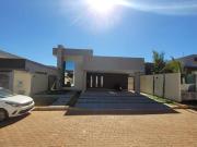 LINDA CASA MODERNA C/ 3 QUARTOS NA PONTE ALTA
