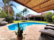 Linda Casa muy bien mantenida con acabados de lujo, La...