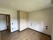 Linda Casa no Condomínio Jardim das Palmeiras em...