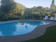 Linda casa pé na água no Porto de Ibiúna