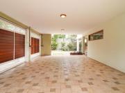 Linda Casa, próximo a Chácara Flora, 5 quartos, 3...