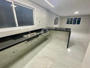 LINDA CASA SOBREPOSTA ALTA 3 SUÍTES COM PISCINA –...