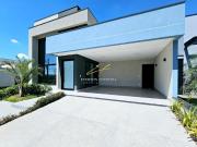 Linda Casa Térrea, 3 Suítes e Piscina no Residencial...