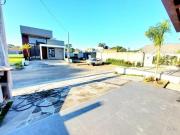 Linda casa térrea com 3 dormitórios sendo 1 suíte