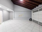 Linda Casa Térrea com 3 Dormitórios, sendo 1 Suíte com...