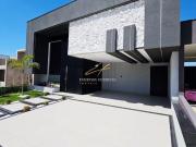 Linda Casa Térrea com 3 Suítes, sendo 1 Master com...