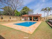 Linda casa térrea com projeto diferenciado, R$...