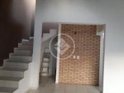 Linda casa térrea, contém uma suíte individual com...