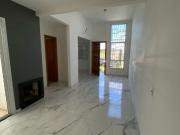 Linda Casa térrea de 2 Dormitórios sendo um suite...