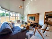 Linda Casa térrea exuberante, alto padrão, com 230 metros