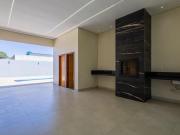 Linda casa térrea, nova, pé direito 5 metros. Cond. Bela...