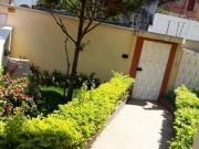 Linda Casa Triplex em Condomínio Fechado Bosque da Saúde
