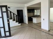 Linda casa ubicada en el Fraccionamiento Tezahuapan,...