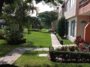 Linda casita en fraccionamiento con área de alberca en...