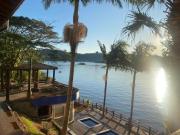 LINDA CHÁCARA A BEIRA DA REPRESA DE IGARATÁ PÉ NA AGUA...