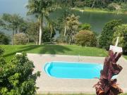 LINDA CHÁCARA A BEIRA DA REPRESA DE IGARATÁ PÉ NA AGUA...