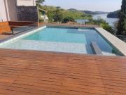 LINDA CHÁCARA Á BEIRA DA REPRESA DE IGARATÁ PÉ NA AGUA...