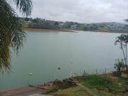 LINDA CHÁCARA A BEIRA DA REPRESA PÉ NA AGUA, NO...