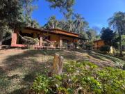 Linda chácara arborizada com lindo bosque nos fundos!