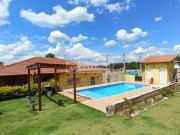 Linda chácara com 1600 m² a 2 km do asfalto