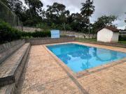 Linda chacara com 6 dormitorios e area de lazer em Embu...