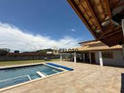 Linda chácara com casa térrea | 334m² | 3 suítes | 20...