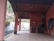 Linda chácara com espaço aproveitável, apenas 2 km da...