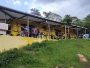 Linda Chácara com piscina