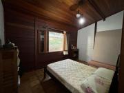 Linda chácara com vista para a represa em condomínio...