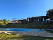 Linda chácara, em condomínio, antes do centro de Ibiúna!