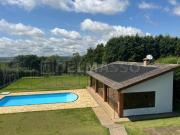 Linda chácara em condomínio em meio a natureza!