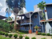 Linda chácara em condomínio fechado