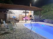 Linda Chácara situada no Bairro Rio do Peixe à venda em...