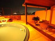 Linda cobertura duplex de 2 quartos com terraço, piscina...